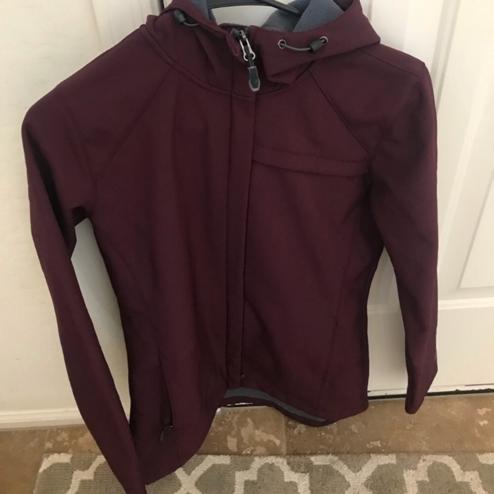 New balance jacket worn once